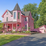 $1.1 million Wisconsin Home is a Pink Lover’s Dream